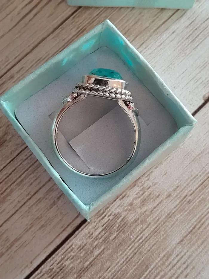 Bague style Vintage, ciselée pierre bleue claire (imitation aigue marine), taille 60 - photo numéro 4