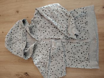 Jolie veste sweat motif étoiles