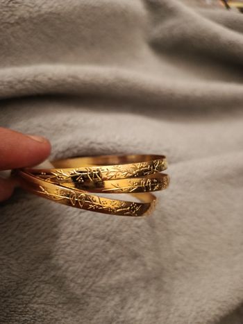 Bracelet en métal doré