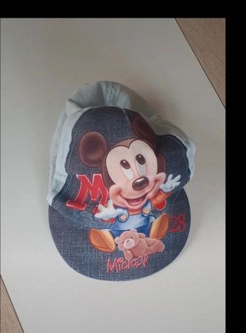 Très belle casquette Mickey bébé