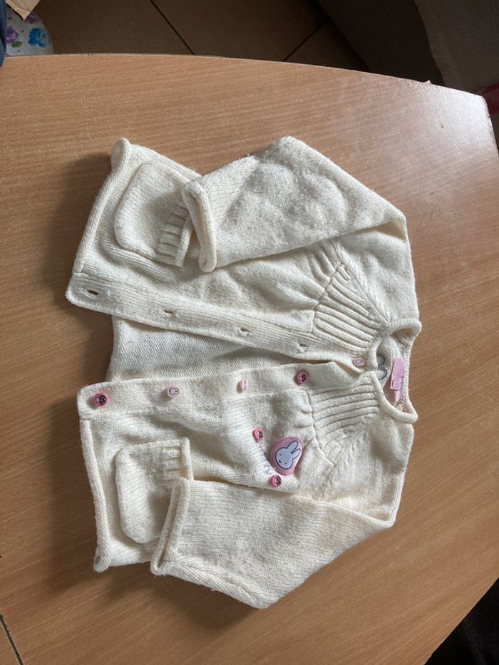 Gilet à boutons blanc taille 12mois