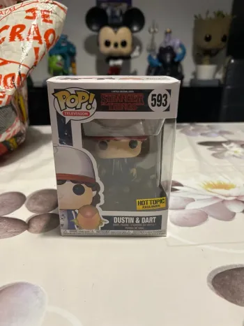 Funko pop stranger things Dustin & Dart 593