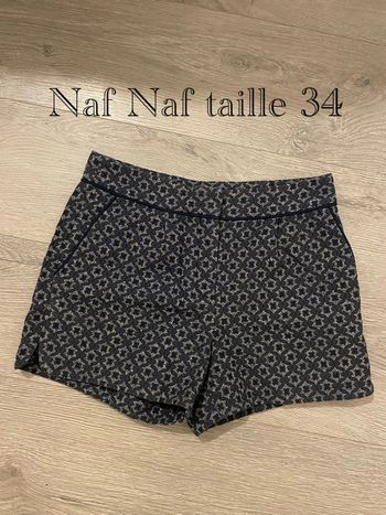 Short Naf Naf taille 34 | Bleu Marine | Motifs chics et élégants | Parfait état | Short d'été