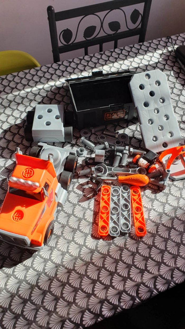 Camion avec boîte à outils Black&Decker Truck Smoby - photo numéro 4