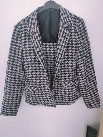 Taille jupe et veste T.42/44