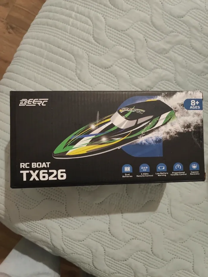 bateau télécommandé