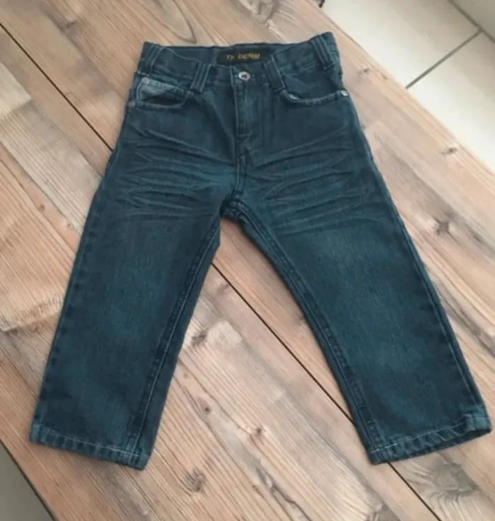 Lot 3 ans, 3 pantalons, 2 t shirts manches longues et un manche courte, un sweat - photo numéro 10