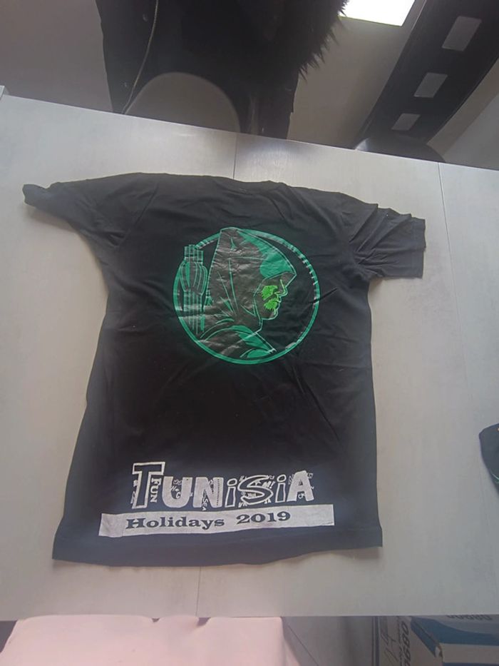 Tee shirt royal taille L - photo numéro 2