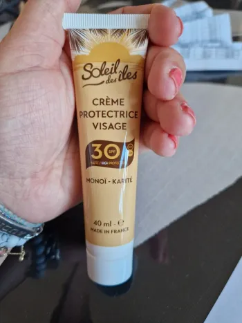Creme solaire protectrice visage soleil des îles