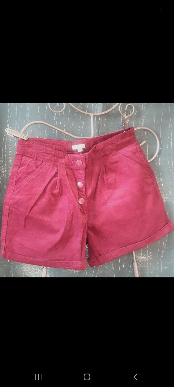 Short fille