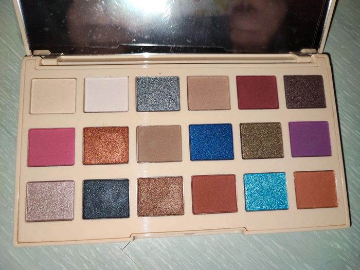 2 palettes revolution - photo numéro 2