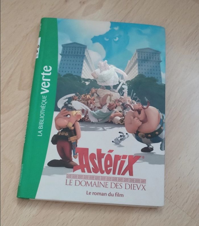 Livre asterix et le domaine des dieux