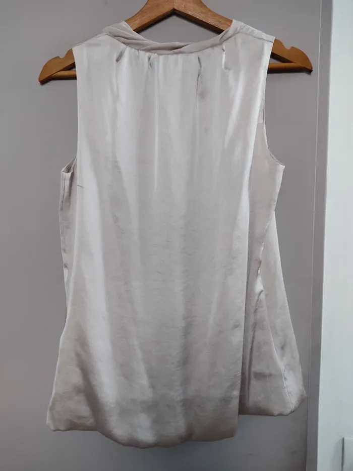 Haut sans manches femme effet soie crème H&M 36 S TBE - photo numéro 3