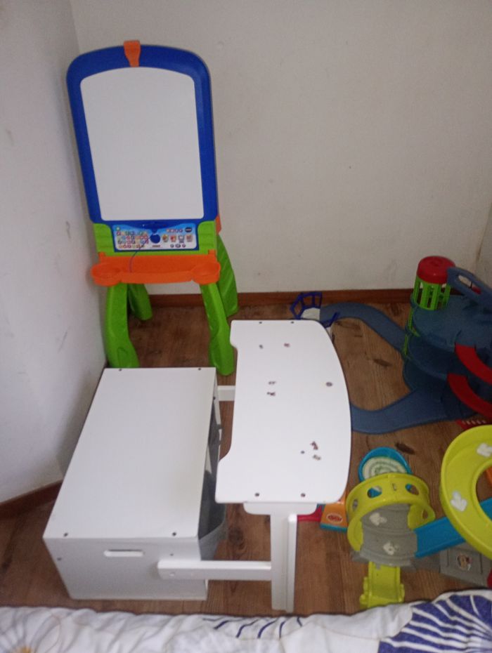 Petit bureau avc banc