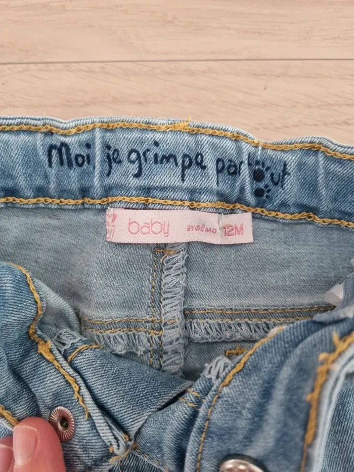 Jeans confortable 12M porté 1x - photo numéro 3