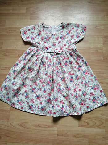 Robe 6/10 ans faite par une couturière