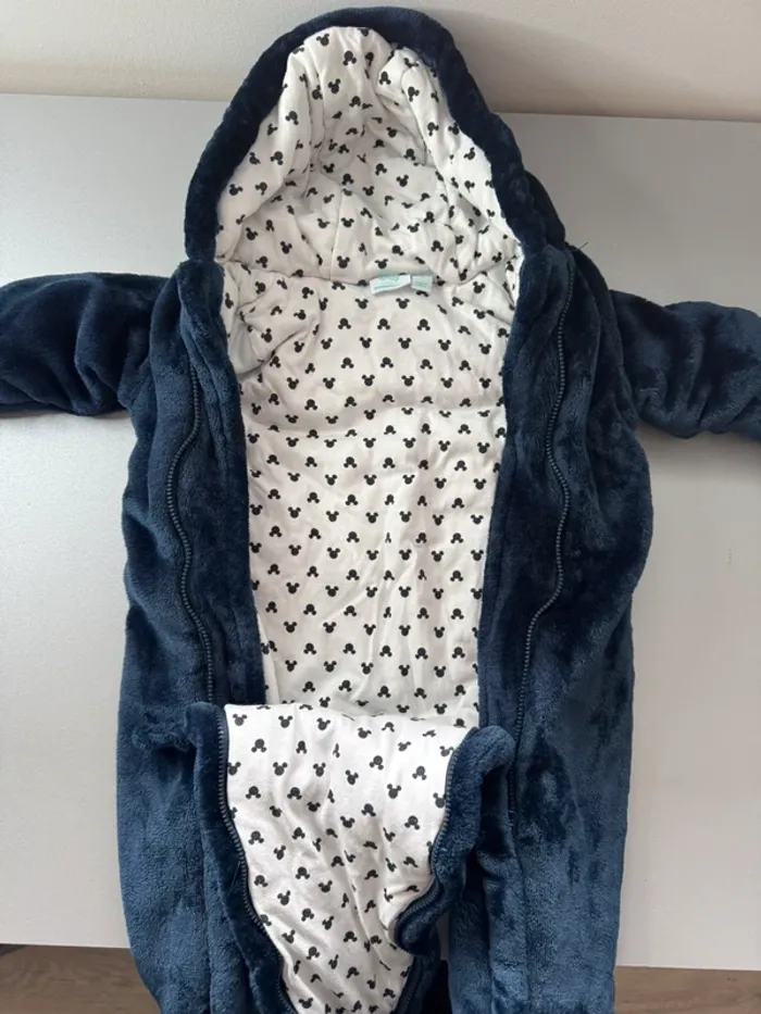 Combinaison pilote bébé Mickey - 6 mois (très bon état) - photo numéro 2