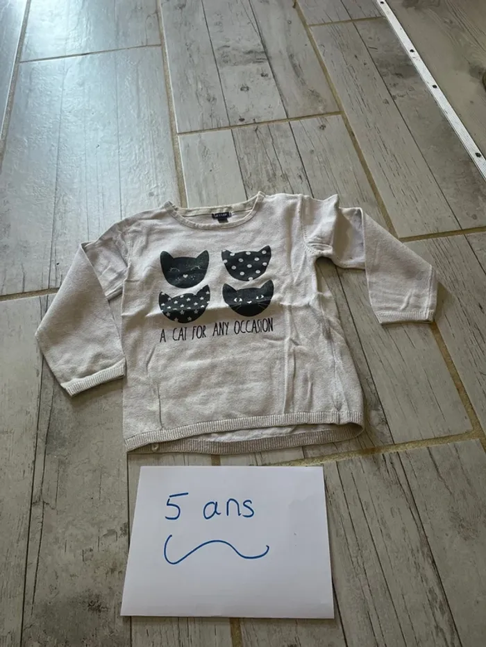 Très joli pull léger hiver fille 5 ans