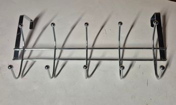 Patère porte-manteaux à suspendre 5 crochets métal chromé largeur 40 cm
