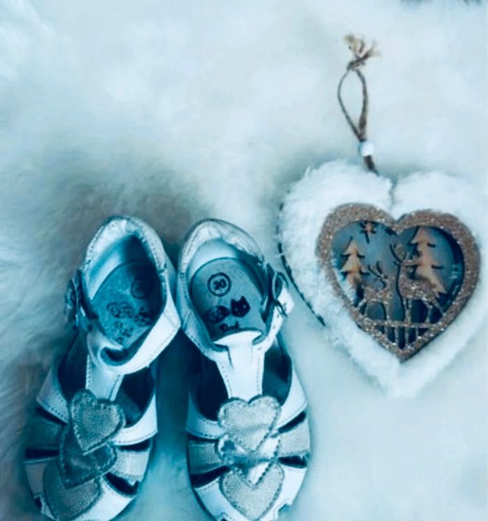 Sandale blanche cuir été fille pointure 20