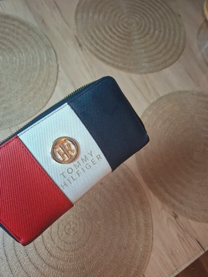 Portefeuille Tommy Hilfiger tricolore – logo doré - photo numéro 8