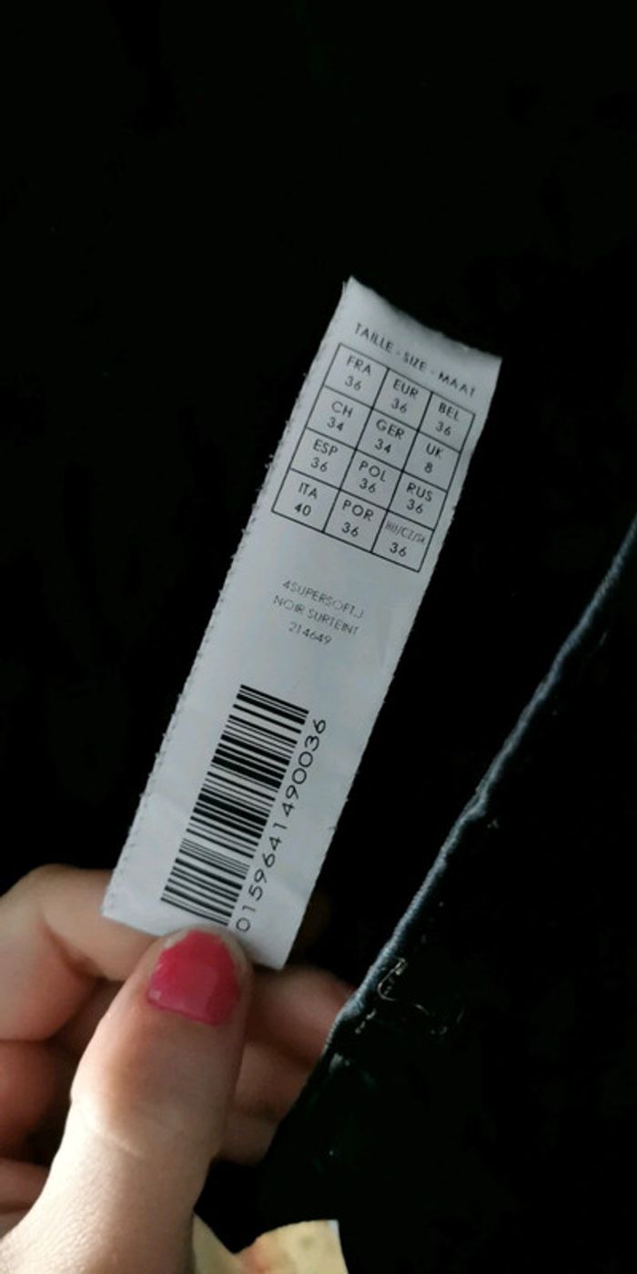 Pantalon noir - photo numéro 6