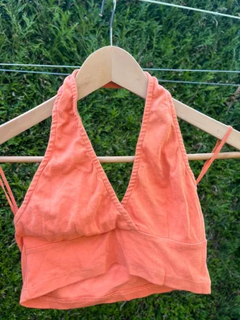 top orange court dos nu