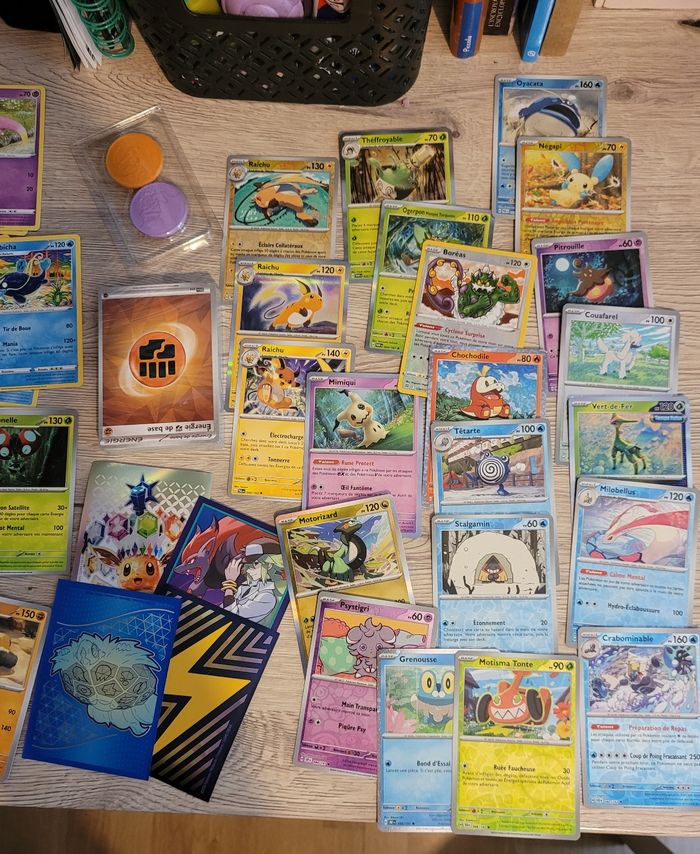 Lot cartes Pokémon différentes avec brillantes - photo numéro 3