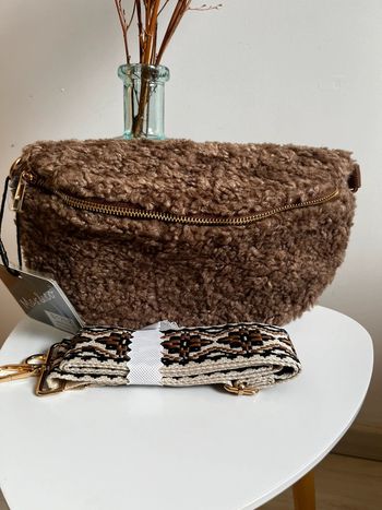 Sac banane en moumoute marron très tendance