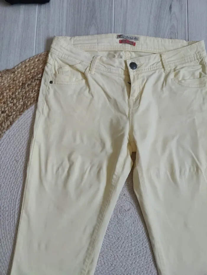 Pantalon jaune - photo numéro 2