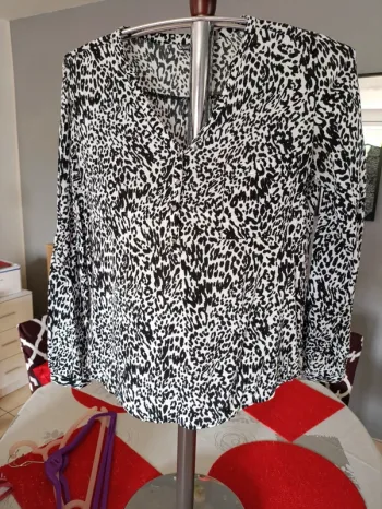 Tunique noire et blanche 40