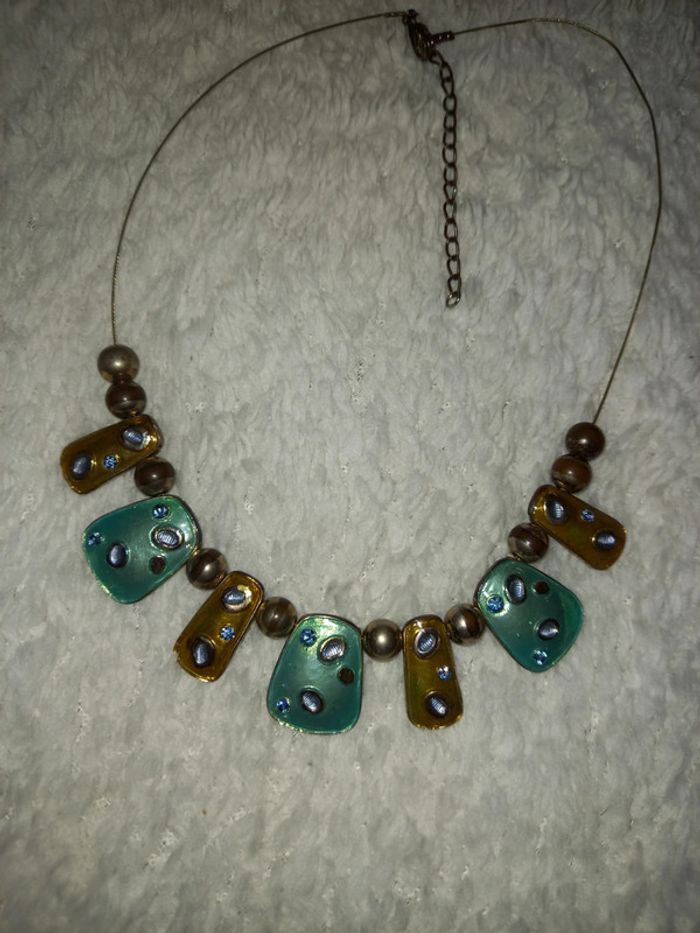 Collier a fil bleu éthique - photo numéro 4