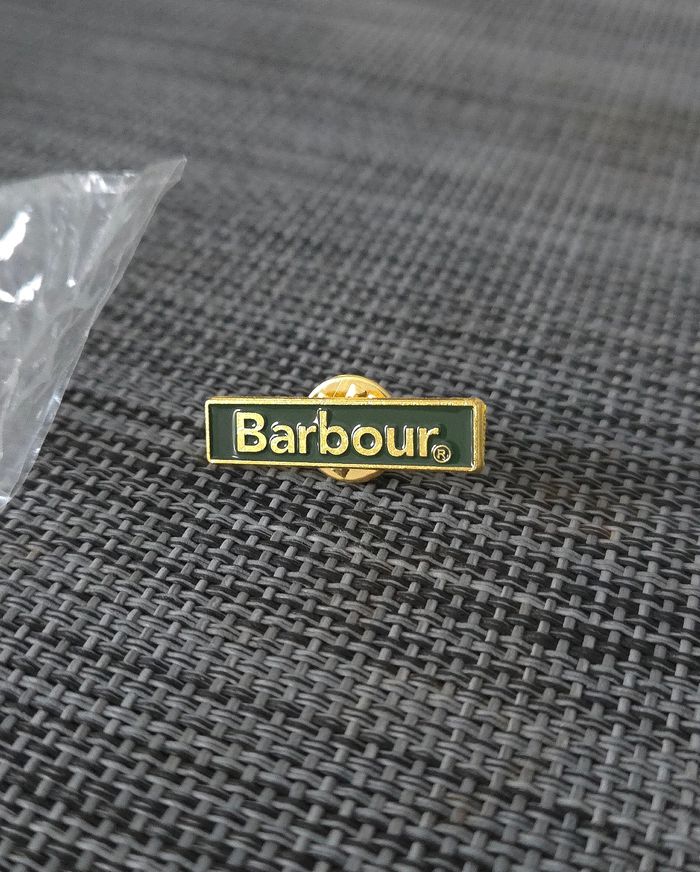 Pin's Barbour relief - photo numéro 6