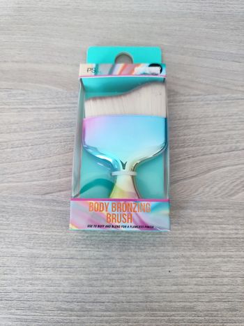 body bronzing brush - neuf, jamais utilisé 