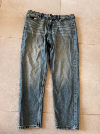 Jean asos, taille W36 L 32, très bon état, effet délavé, 46x100cm