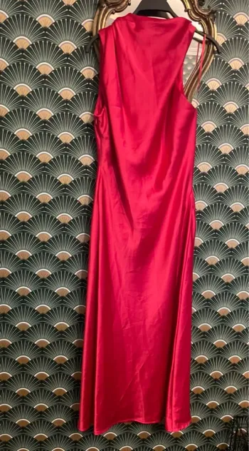 Nouvelle robe rose fuchsia, collection été 2025 en satin taille L