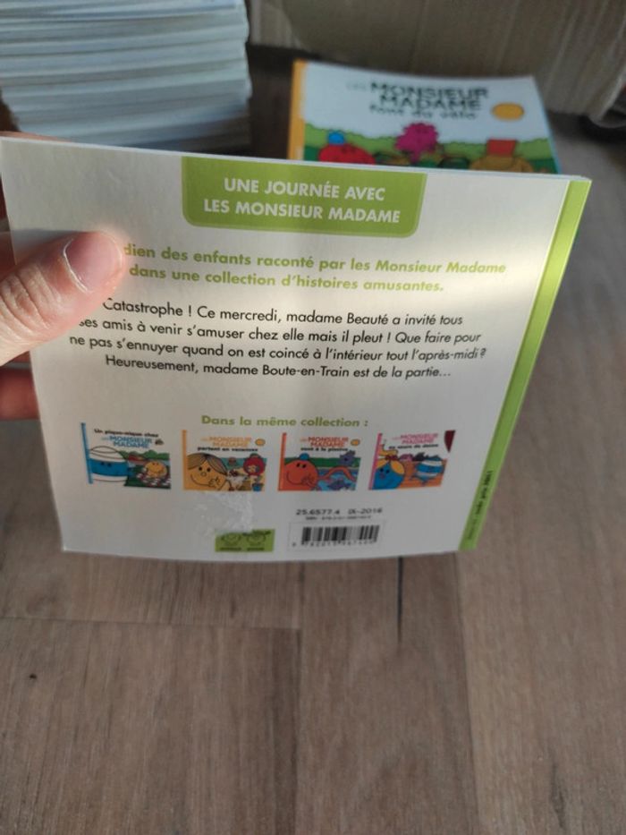 Livre : Un mercredi chez les Monsieur Madame - photo numéro 4