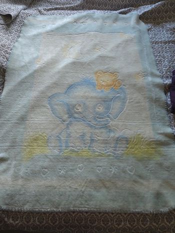 Couverture bébé (voir mesures sur photos)