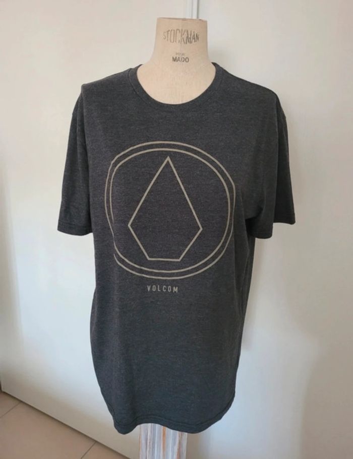 T shirt volcom taille m