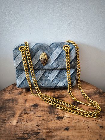 Petit sac bleu avec tête d'aigle