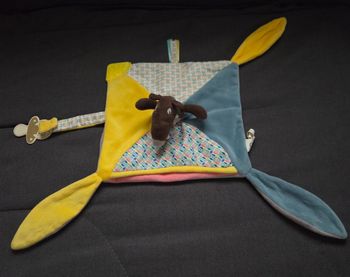 Doudou carré plat p'tit loup - Attache tétine- Auzou
