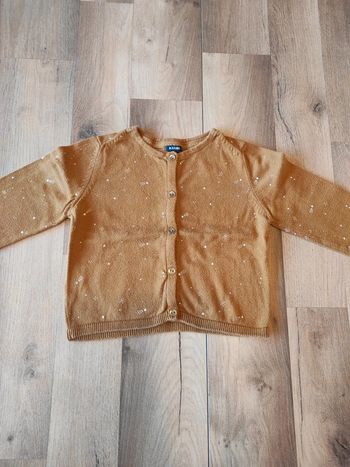 Gilet Kiabi étiqueté 4 ans mais taille 3 ans