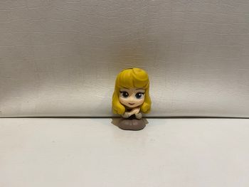 Figurine aurore la belle au bois dormant 