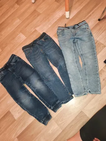 Joggers taille 6 ans marque Primark et c&a