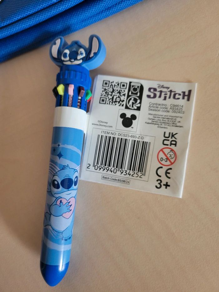 Trousse et stylo Stitch Neuf - photo numéro 2