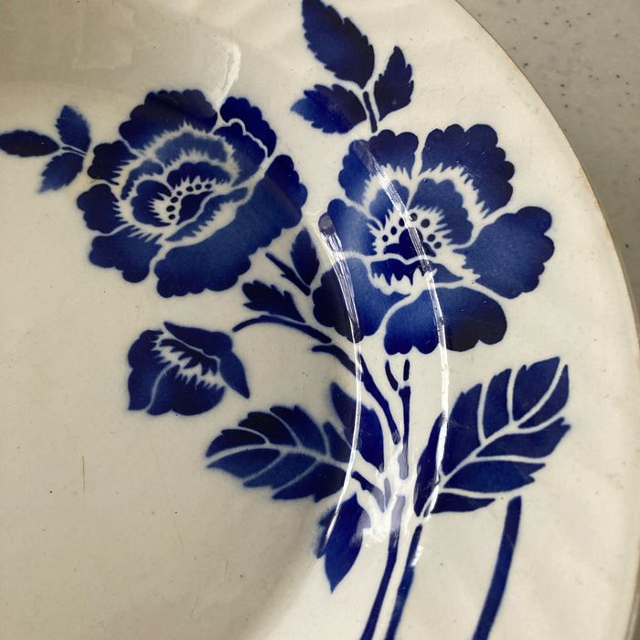 Ancien plat 27 x 4 cm fleurs bleues St Armand n3632 - photo numéro 2