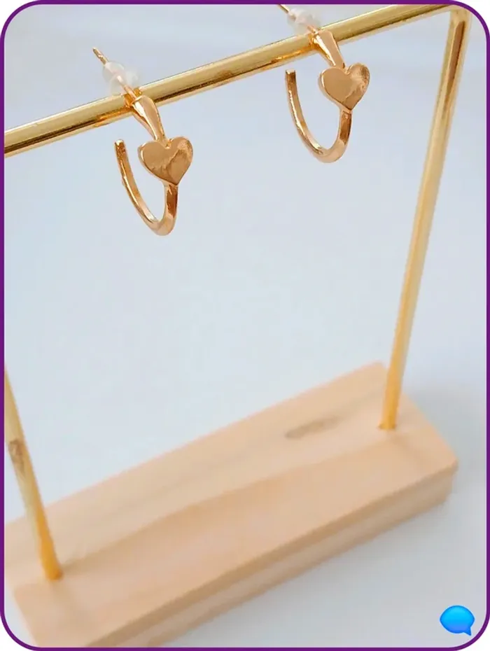 Boucles d’oreilles créoles coeur dorées – tendance, chic et féminines