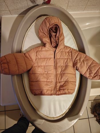 Doudoune légère bébé fille 12 mois bon état