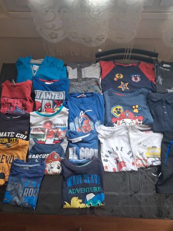 Lot 21 vêtements garçon de 4 a 6 ans,pour revendeur ou autre