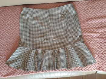 Jupe kiabi 38 ttbe beige noire dorée